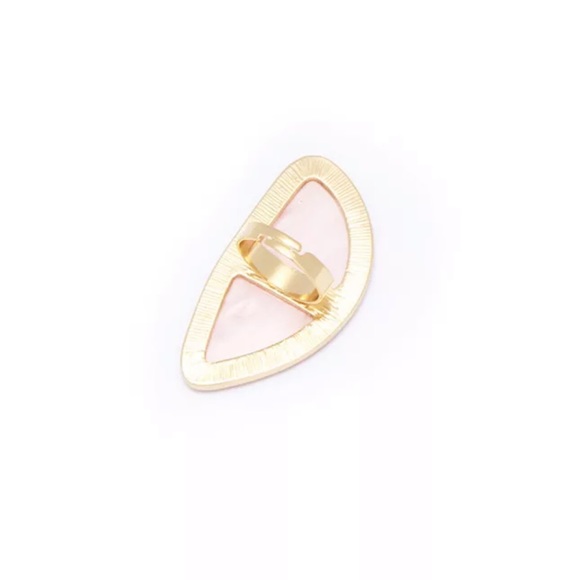 Geometric Oversized Faux Pearl Resin Ring - Picture 3 of 9